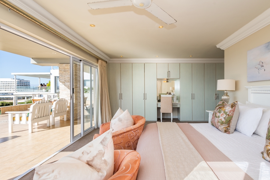 7 Bedroom Property for Sale in Beacon Isle Western Cape